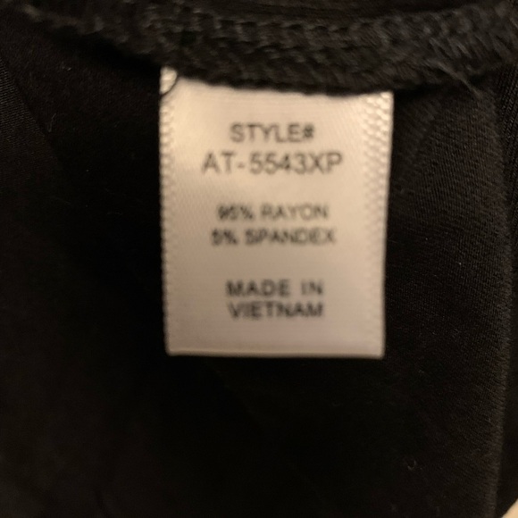 Zenana NWT 1x Black Long Sleeve V-neck Tunic Womens - Picture 3 of 3